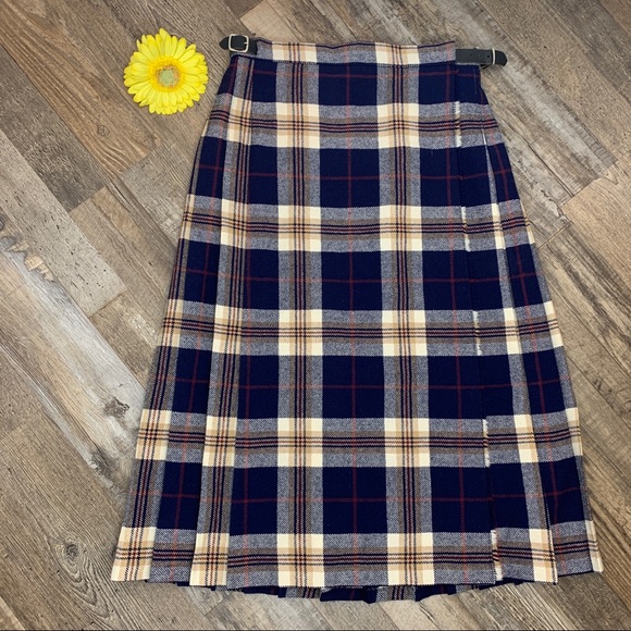 100% New Wool Plaid Adjustable Strap Kilt With Pleats